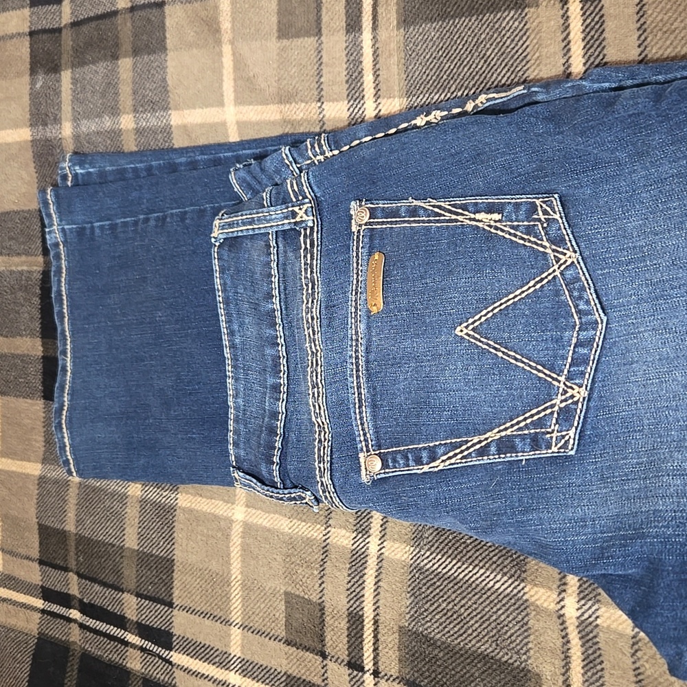 9/10x32 women's Wrangler boot cut jeans New without tags